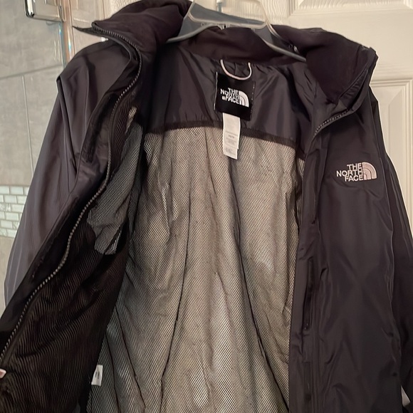 Women’s The North Face jacket - Picture 3 of 3